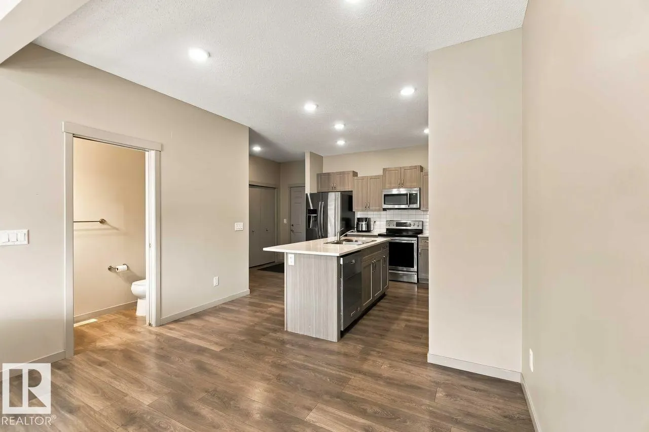 1416 26 AV NW