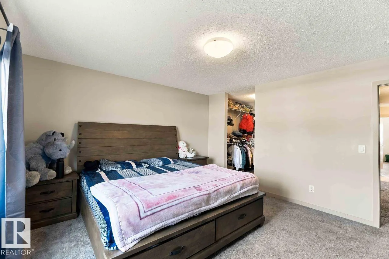 1416 26 AV NW