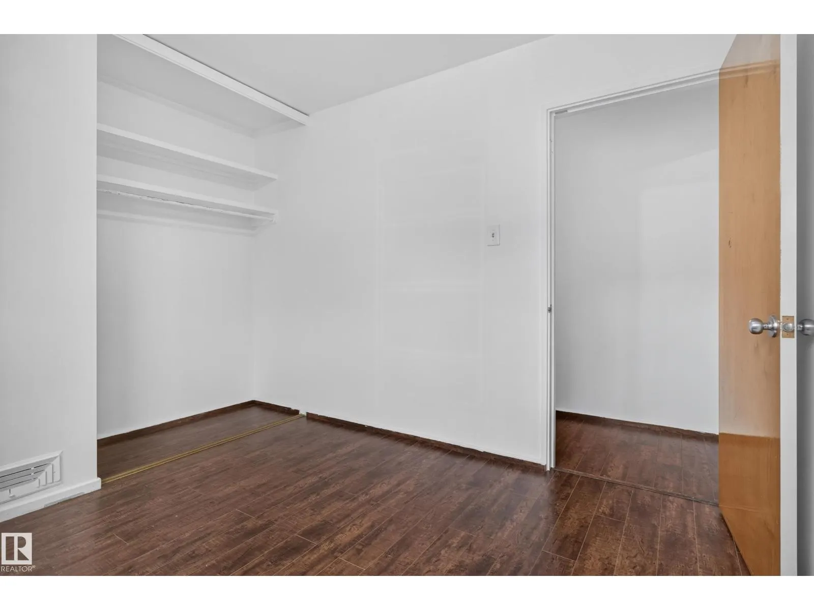 5504 105 AV NW
