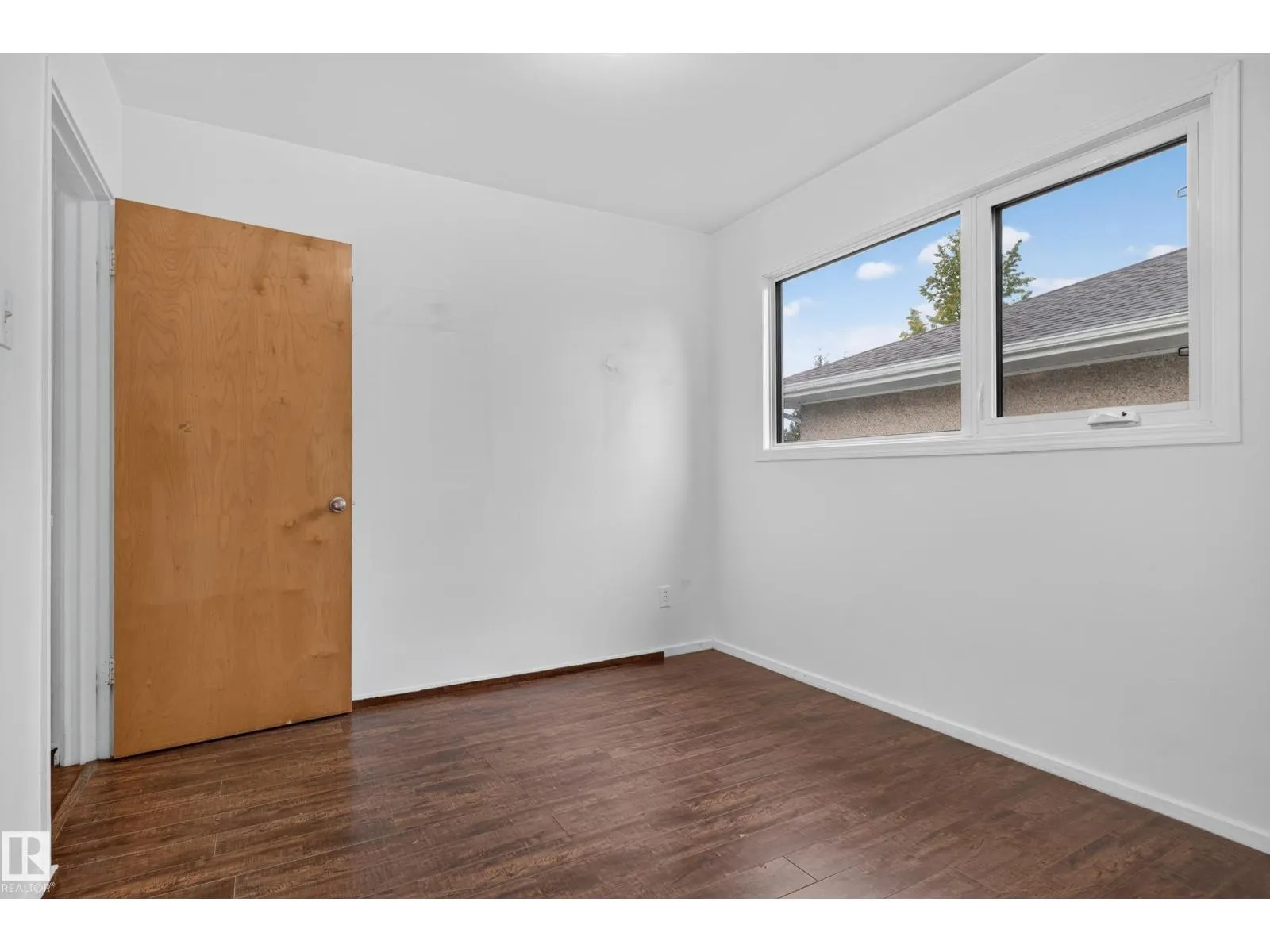5504 105 AV NW