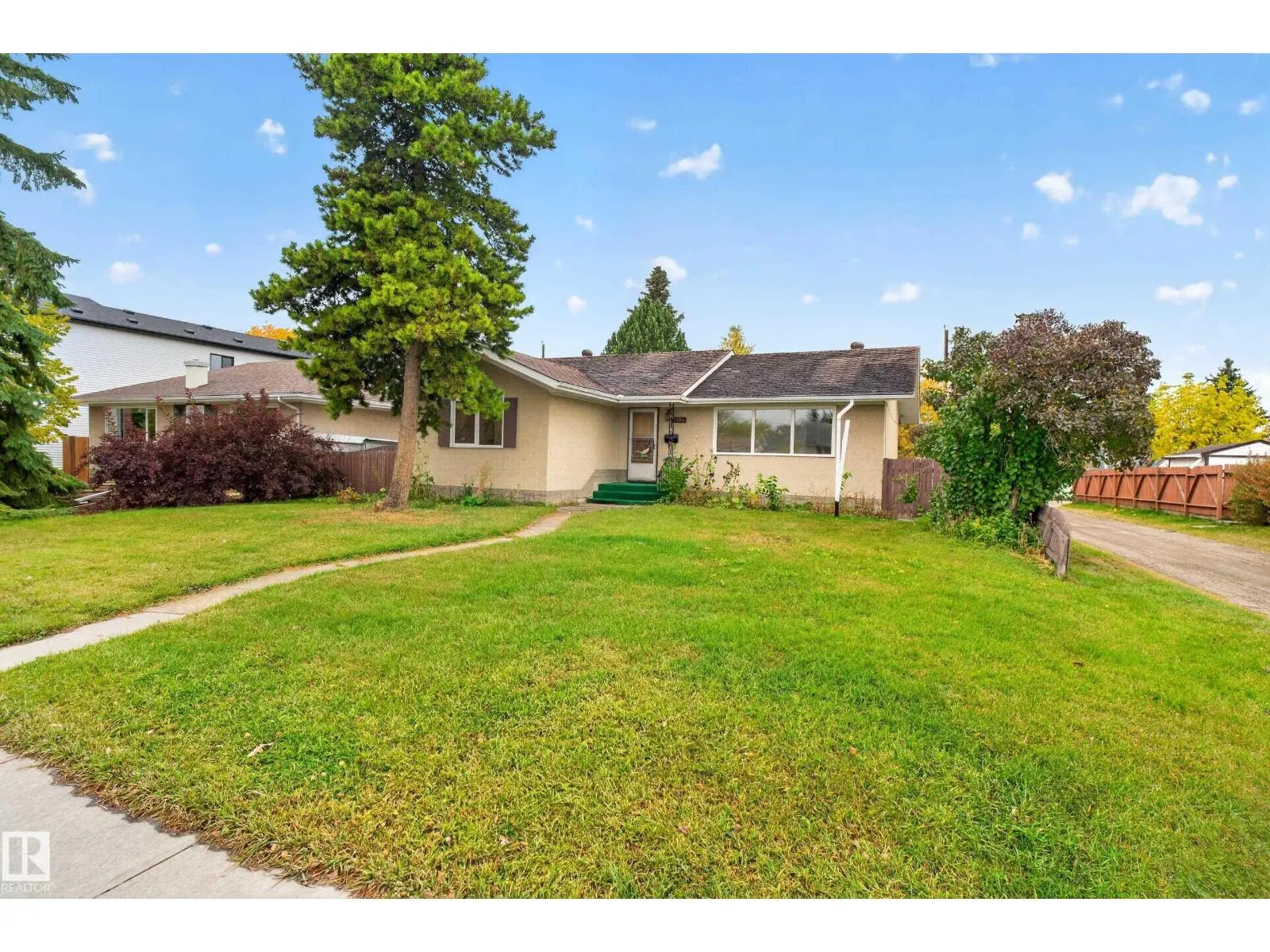 5504 105 AV NW