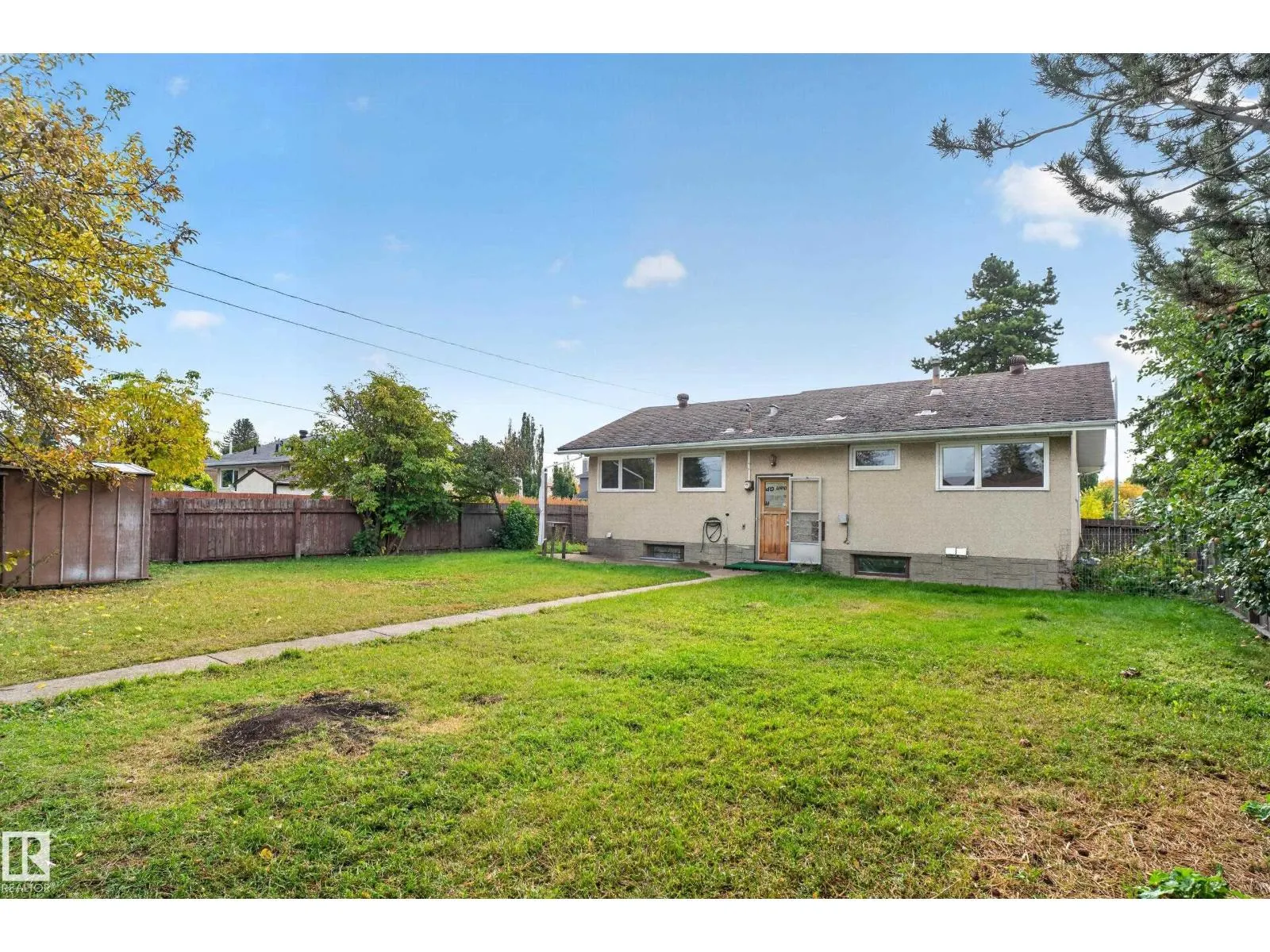 5504 105 AV NW
