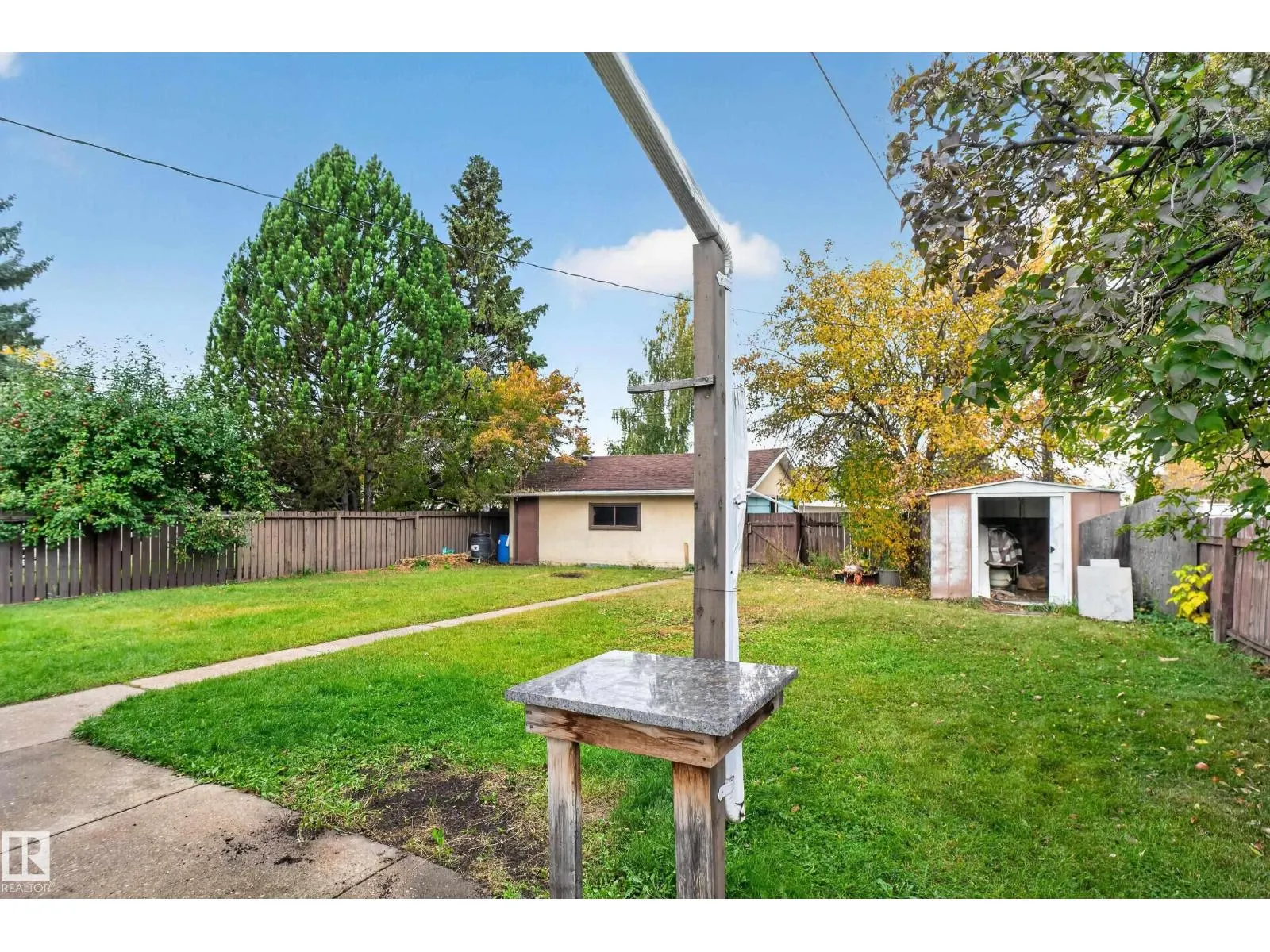 5504 105 AV NW