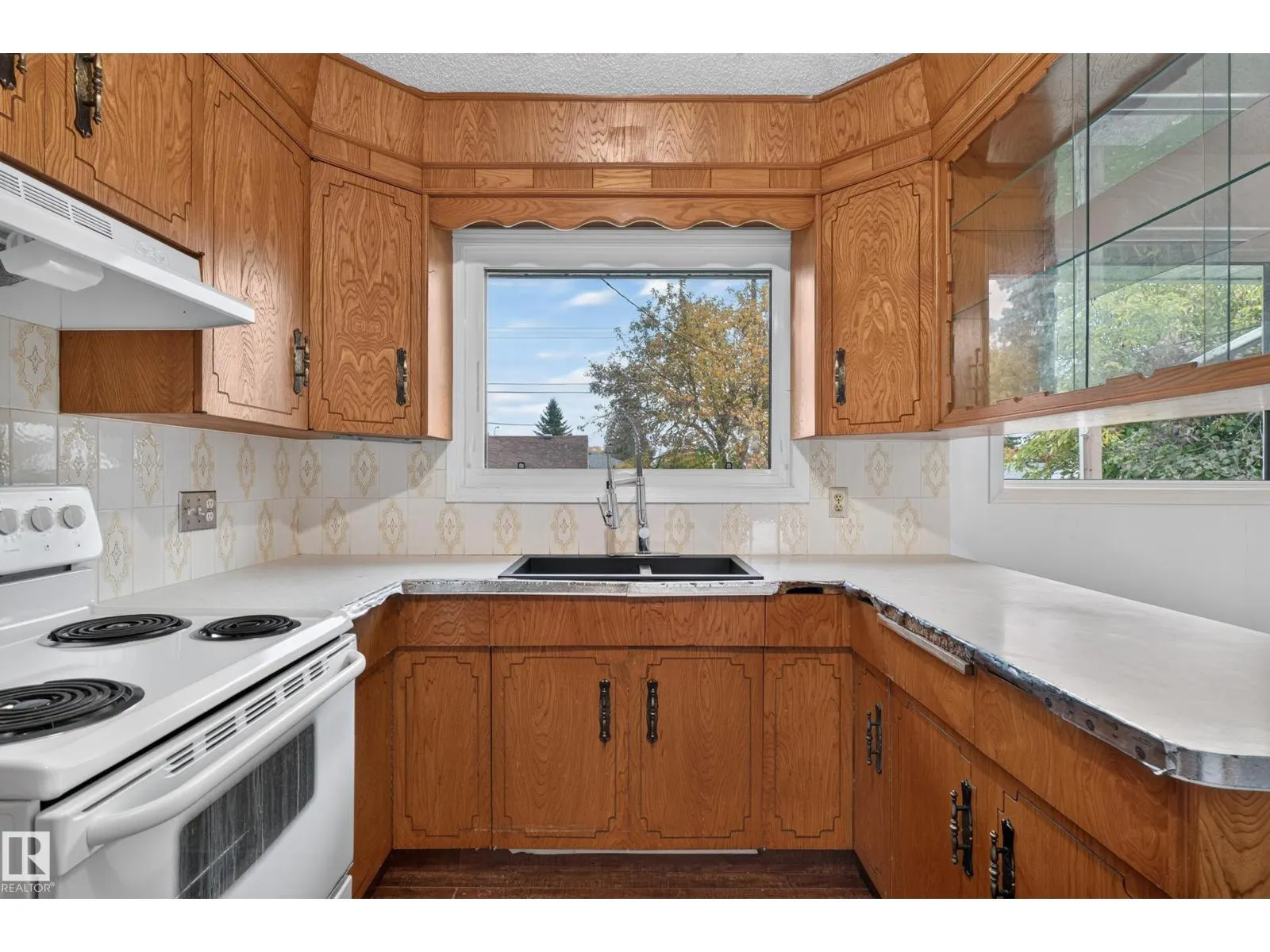 5504 105 AV NW