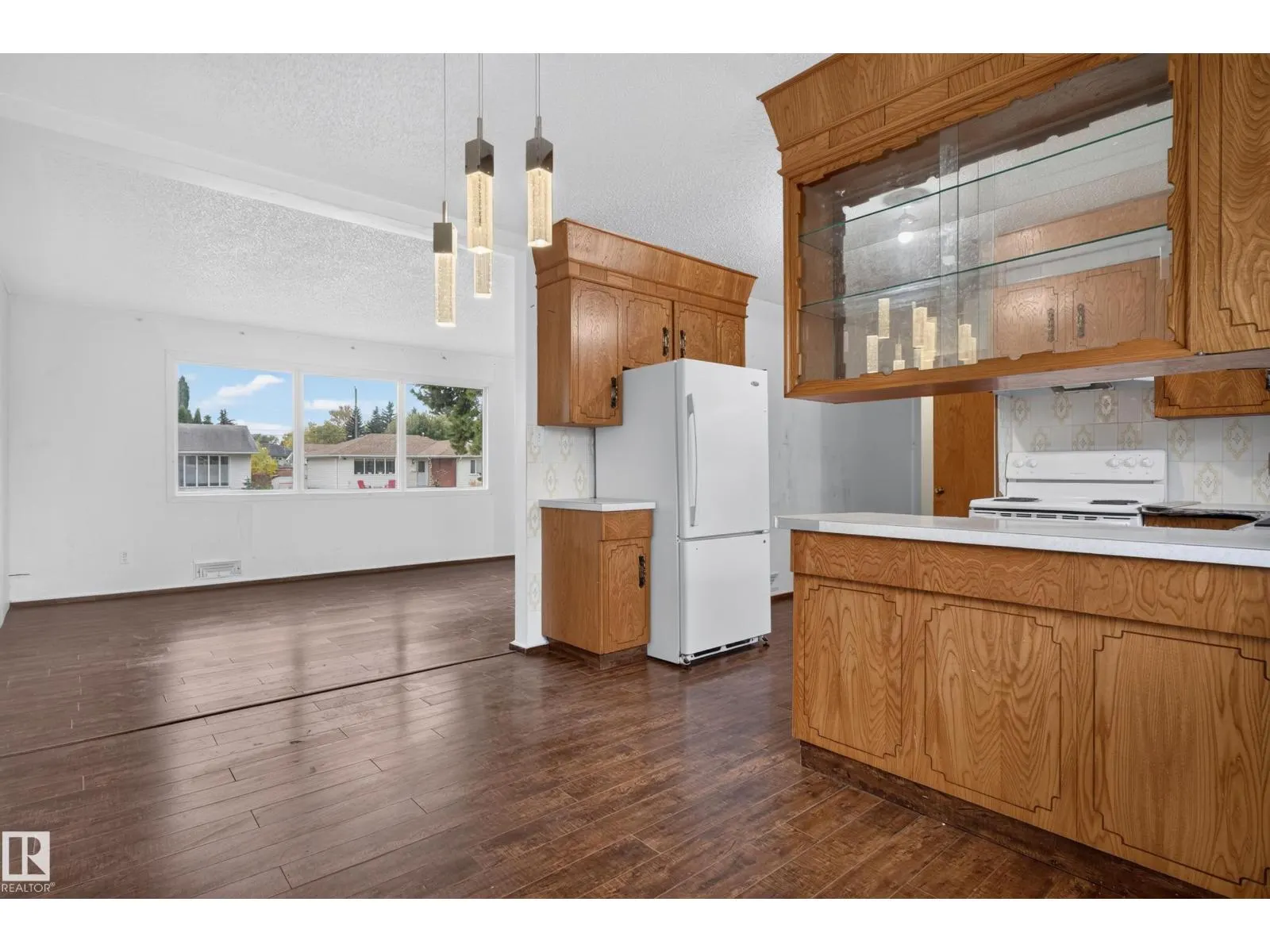 5504 105 AV NW