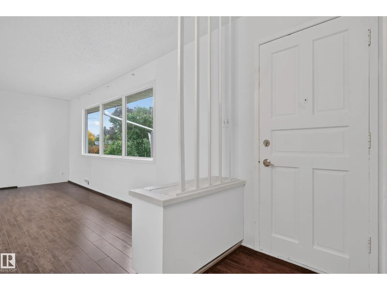 5504 105 AV NW