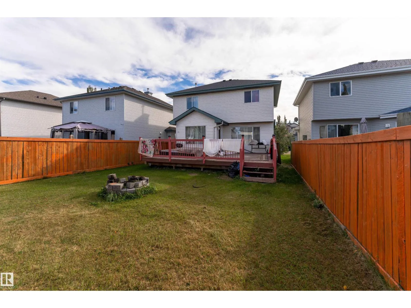 8910 7 AV SW