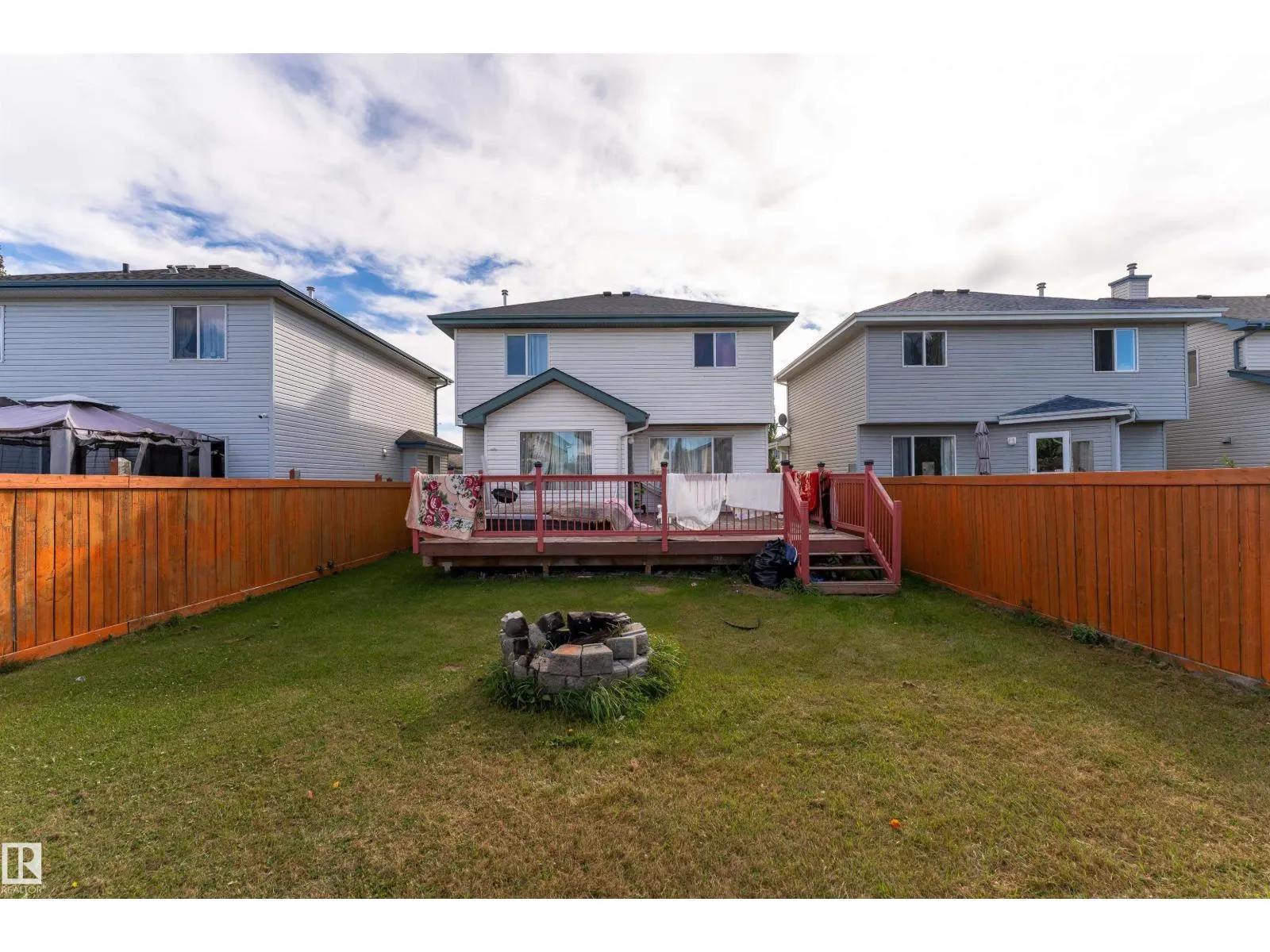 8910 7 AV SW