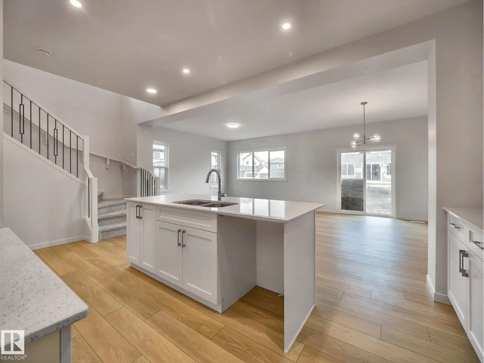2420 205 ST NW