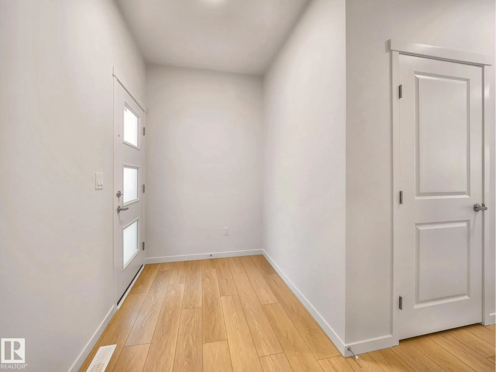 2420 205 ST NW