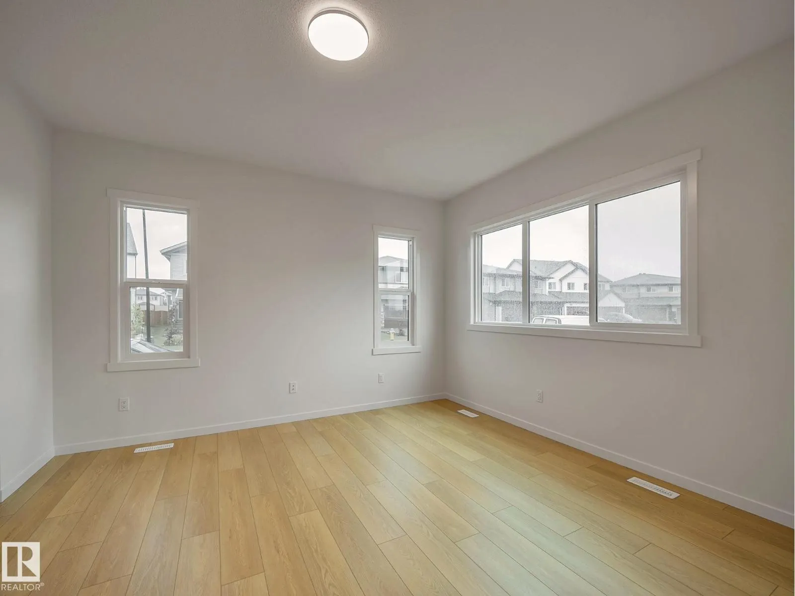 2420 205 ST NW