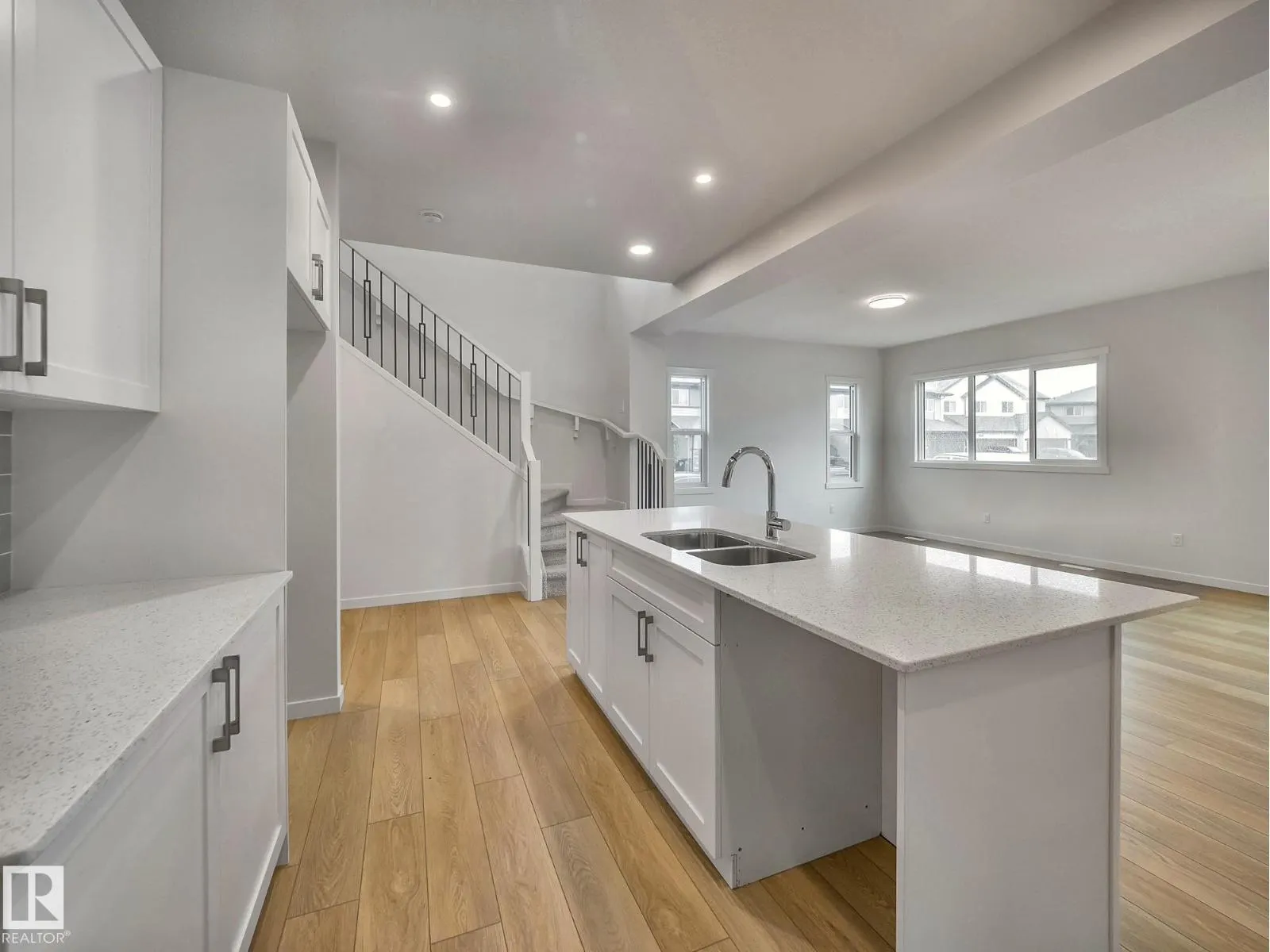 2420 205 ST NW