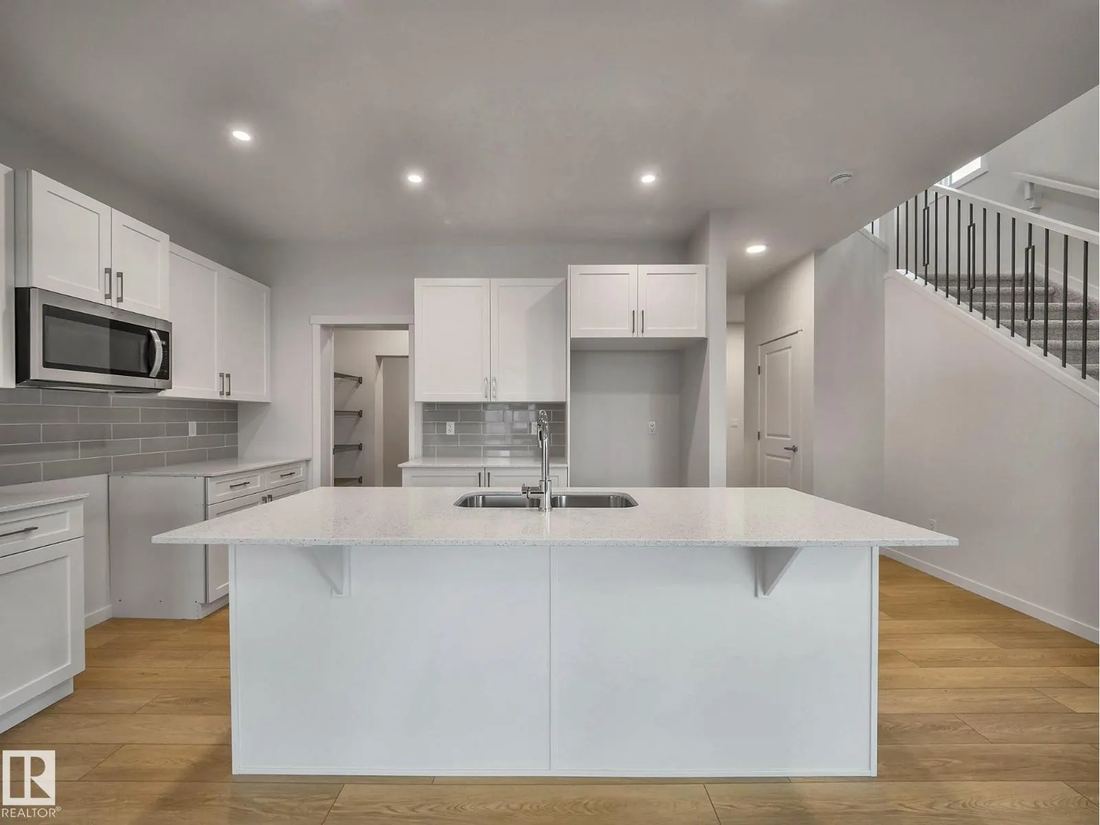 2420 205 ST NW