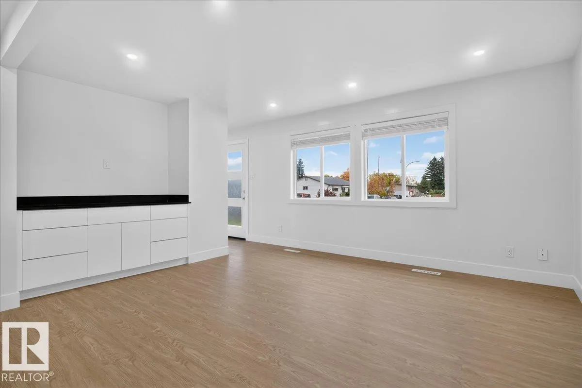 13246 59 ST NW