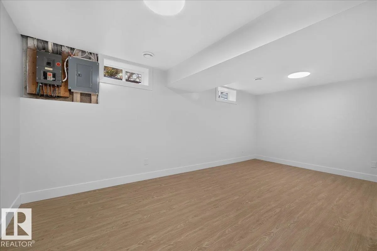 13246 59 ST NW