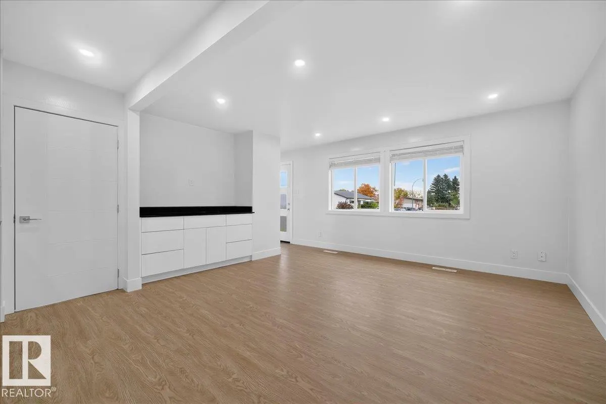 13246 59 ST NW