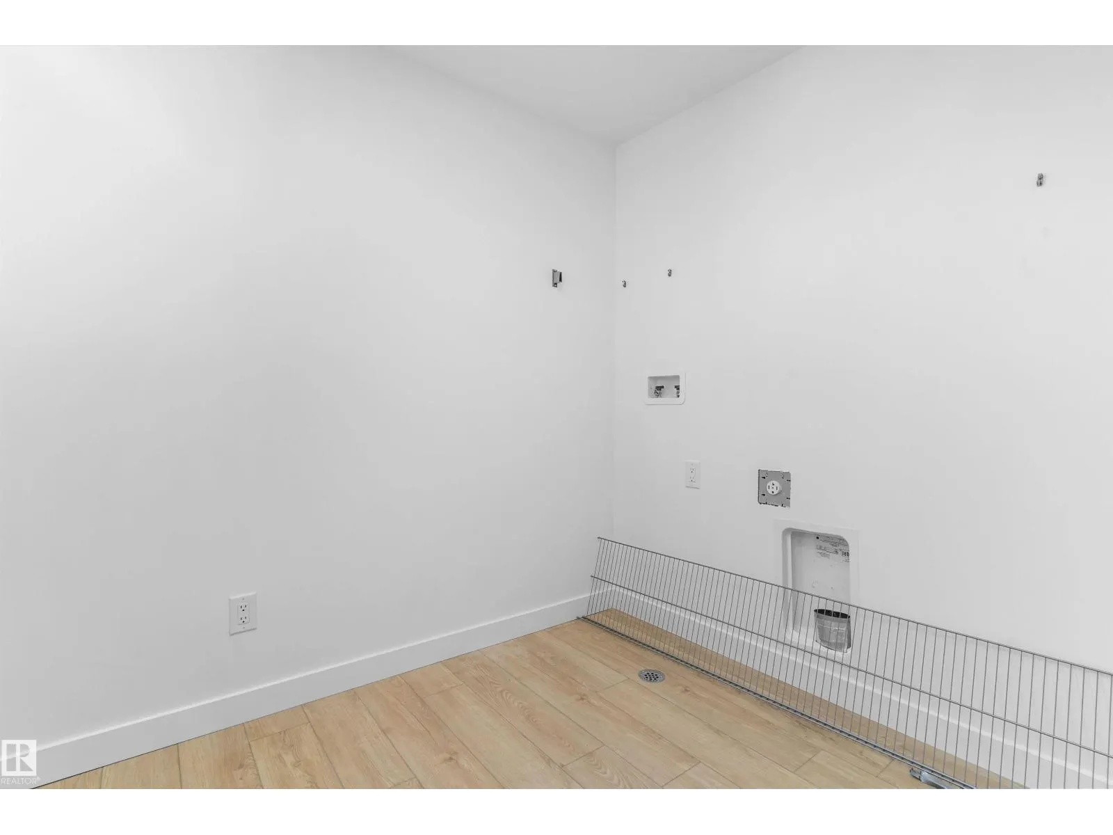 1058 CRISTALL CR SW