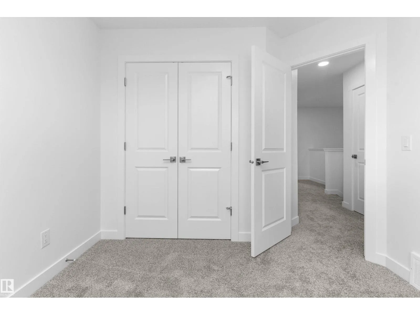 1058 CRISTALL CR SW