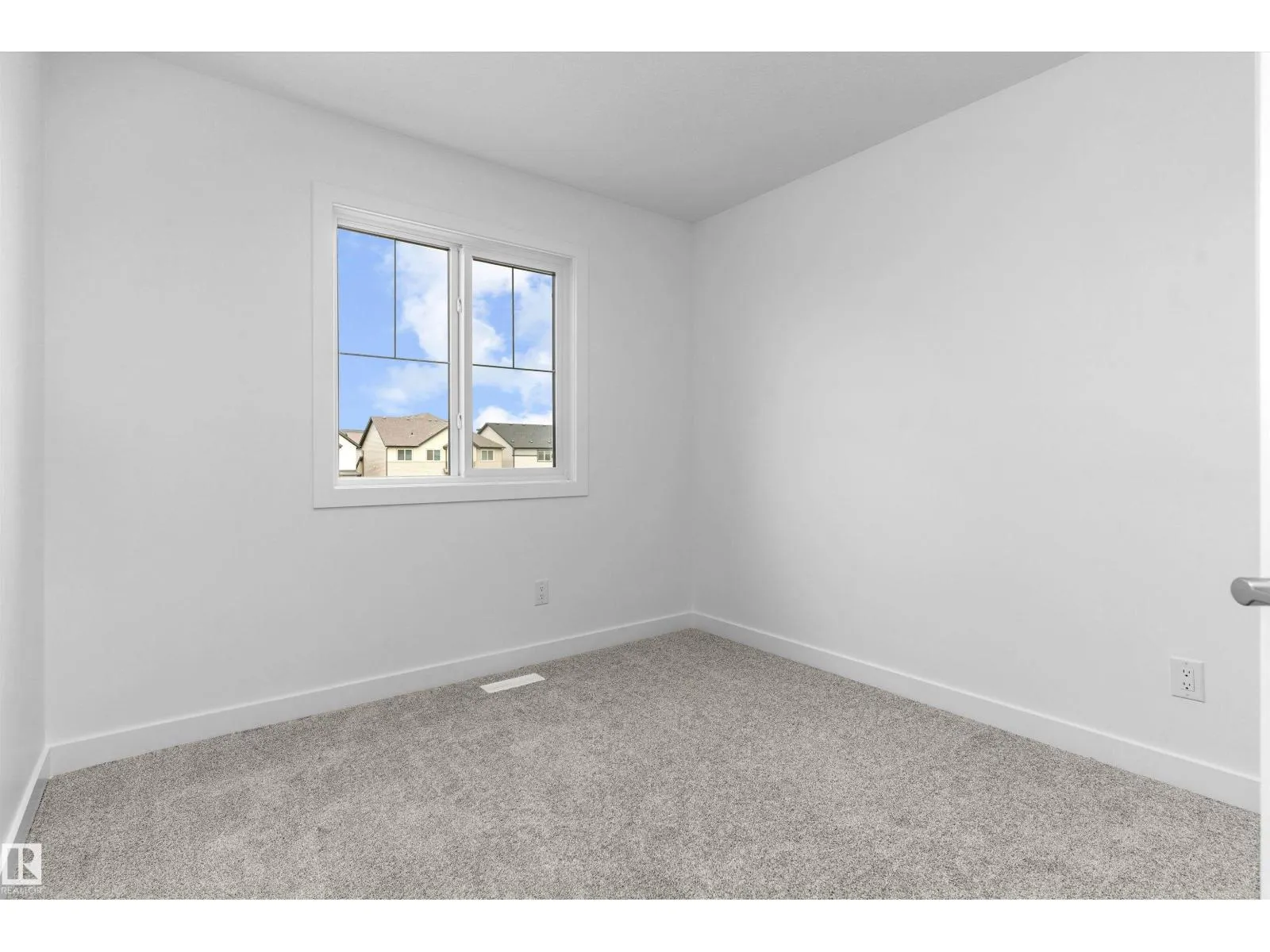 1058 CRISTALL CR SW