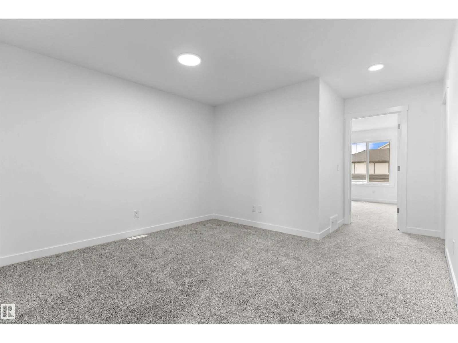 1058 CRISTALL CR SW