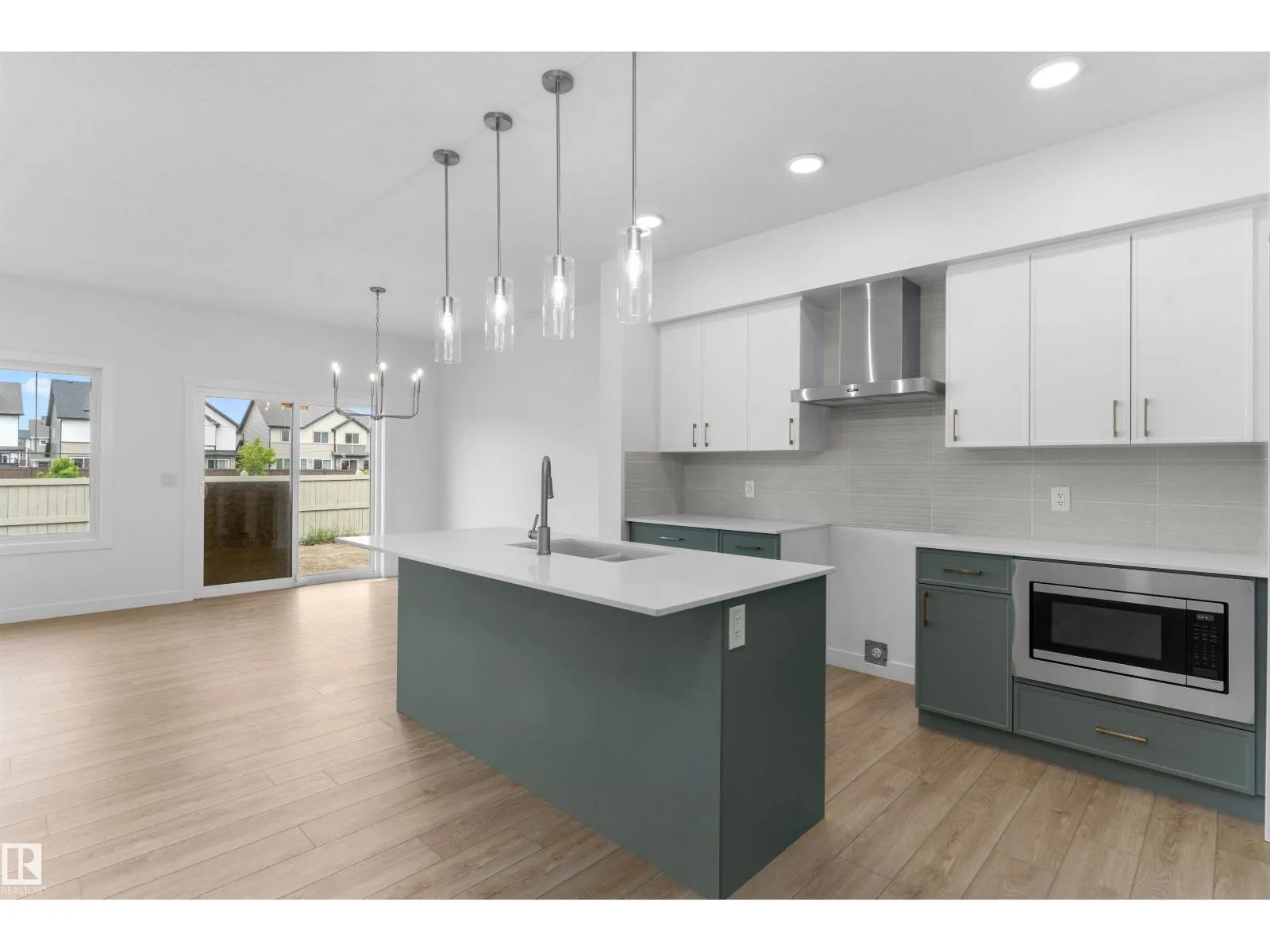 1058 CRISTALL CR SW