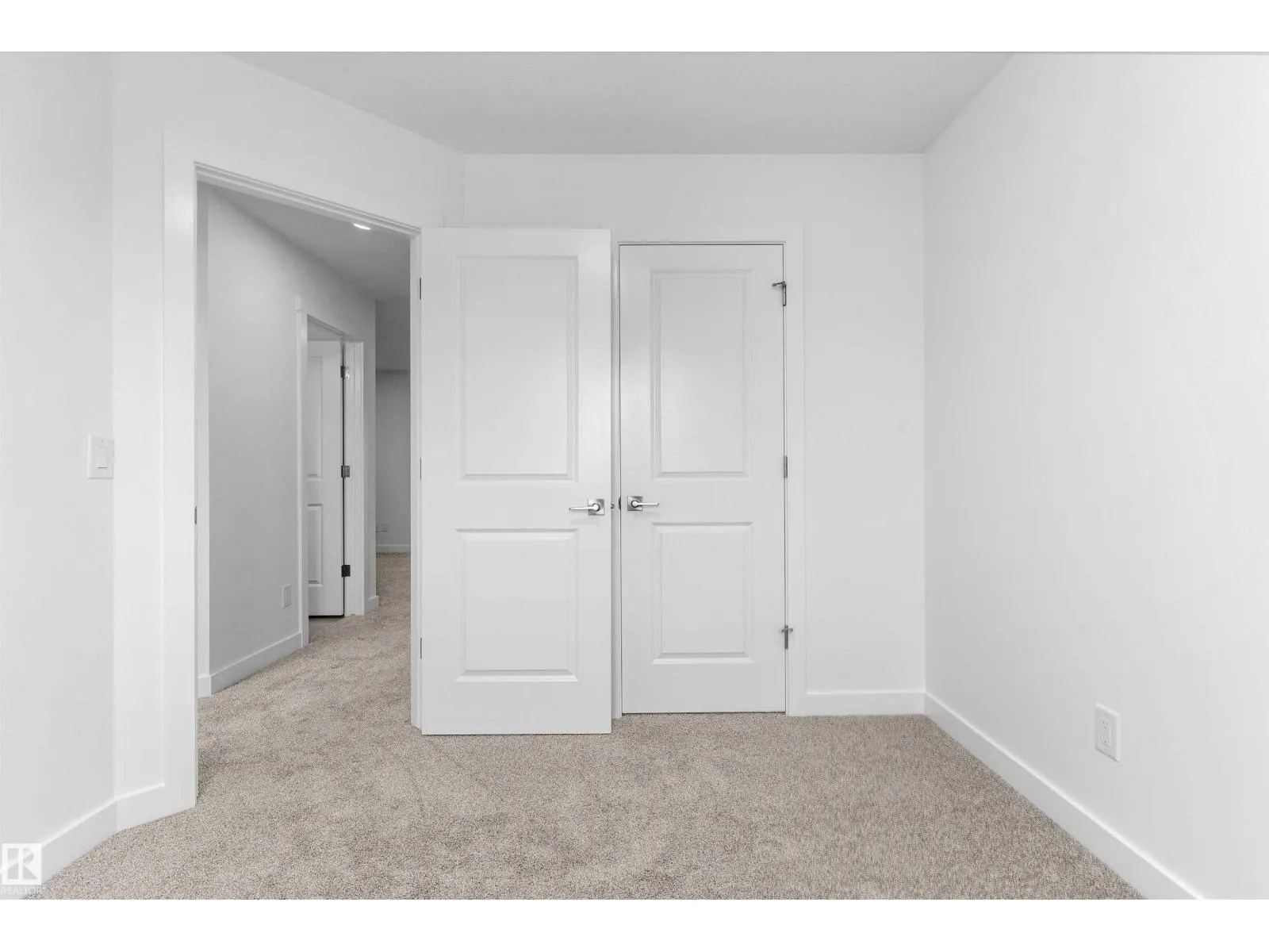 1058 CRISTALL CR SW
