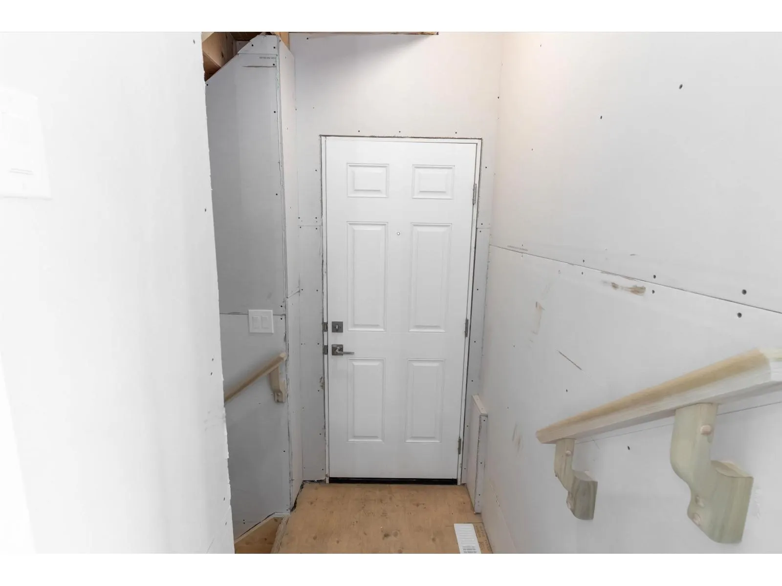 1058 CRISTALL CR SW