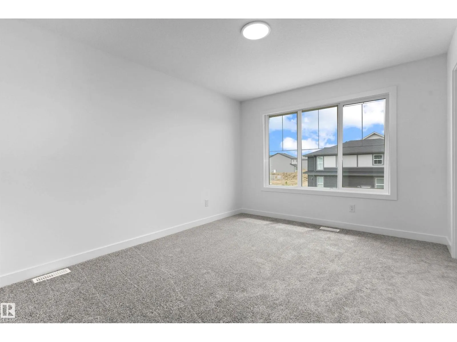1058 CRISTALL CR SW