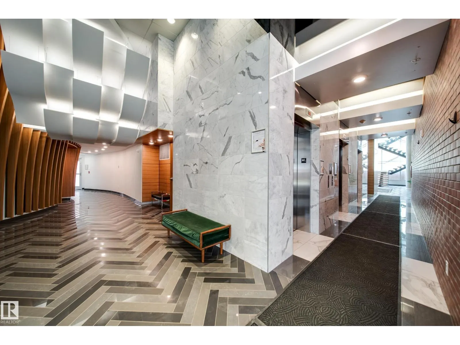 #203 9720 106 ST NW