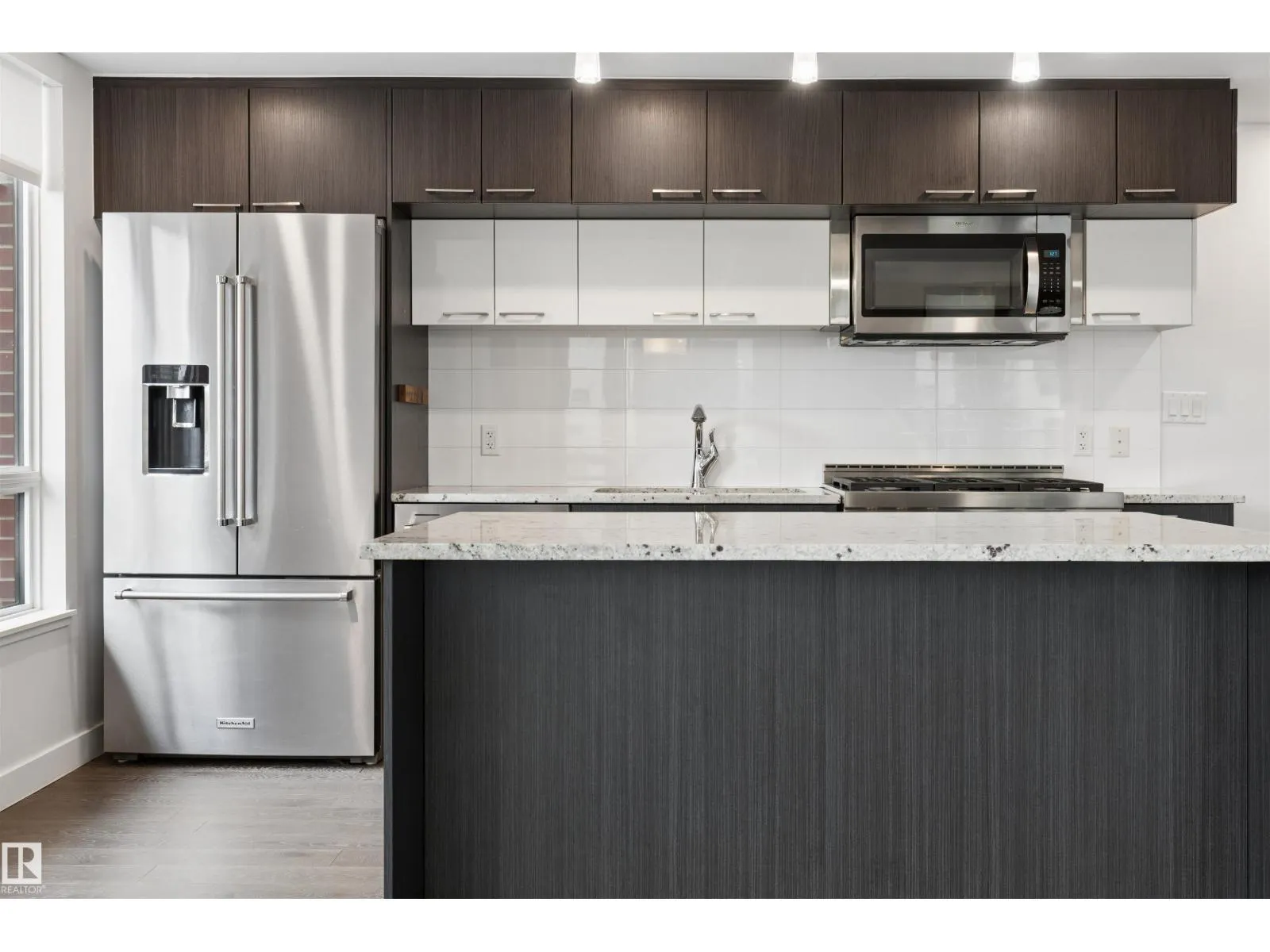 #203 9720 106 ST NW