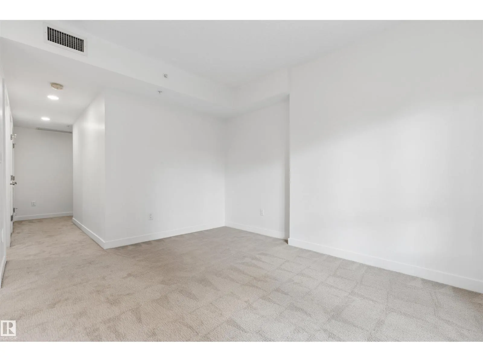 #203 9720 106 ST NW
