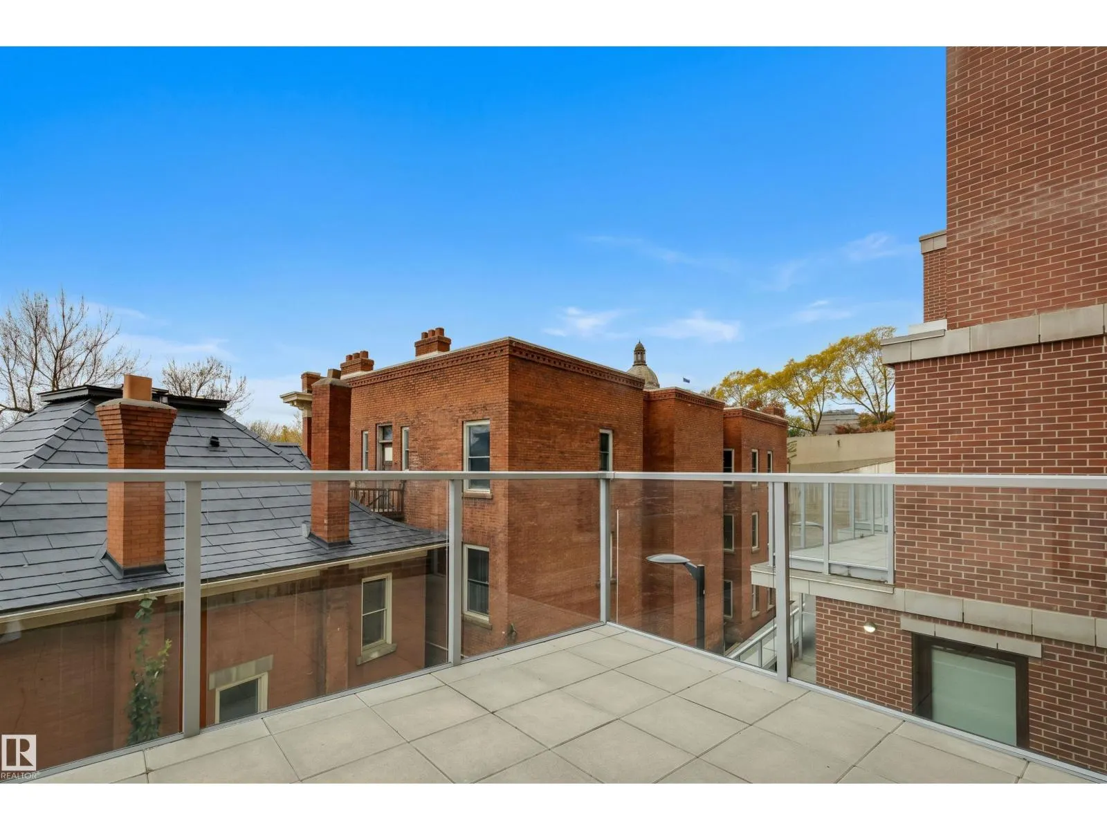 #203 9720 106 ST NW