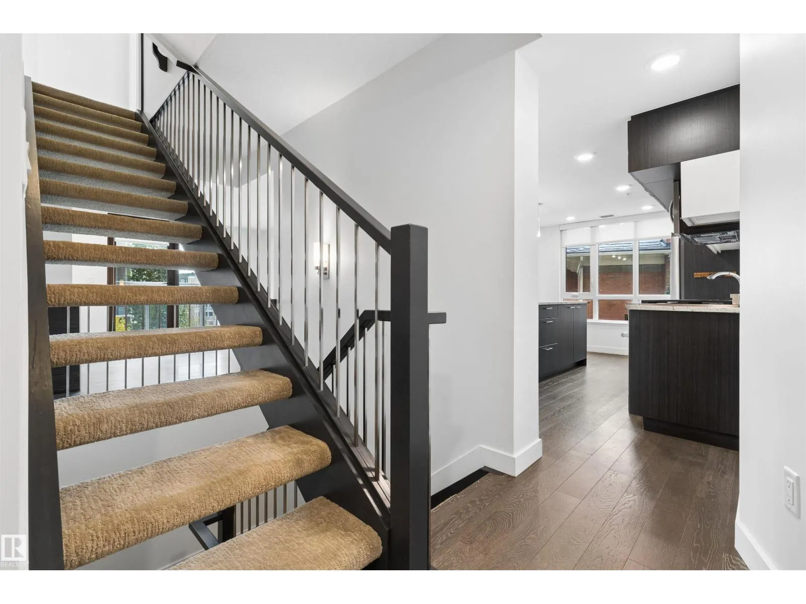 #203 9720 106 ST NW