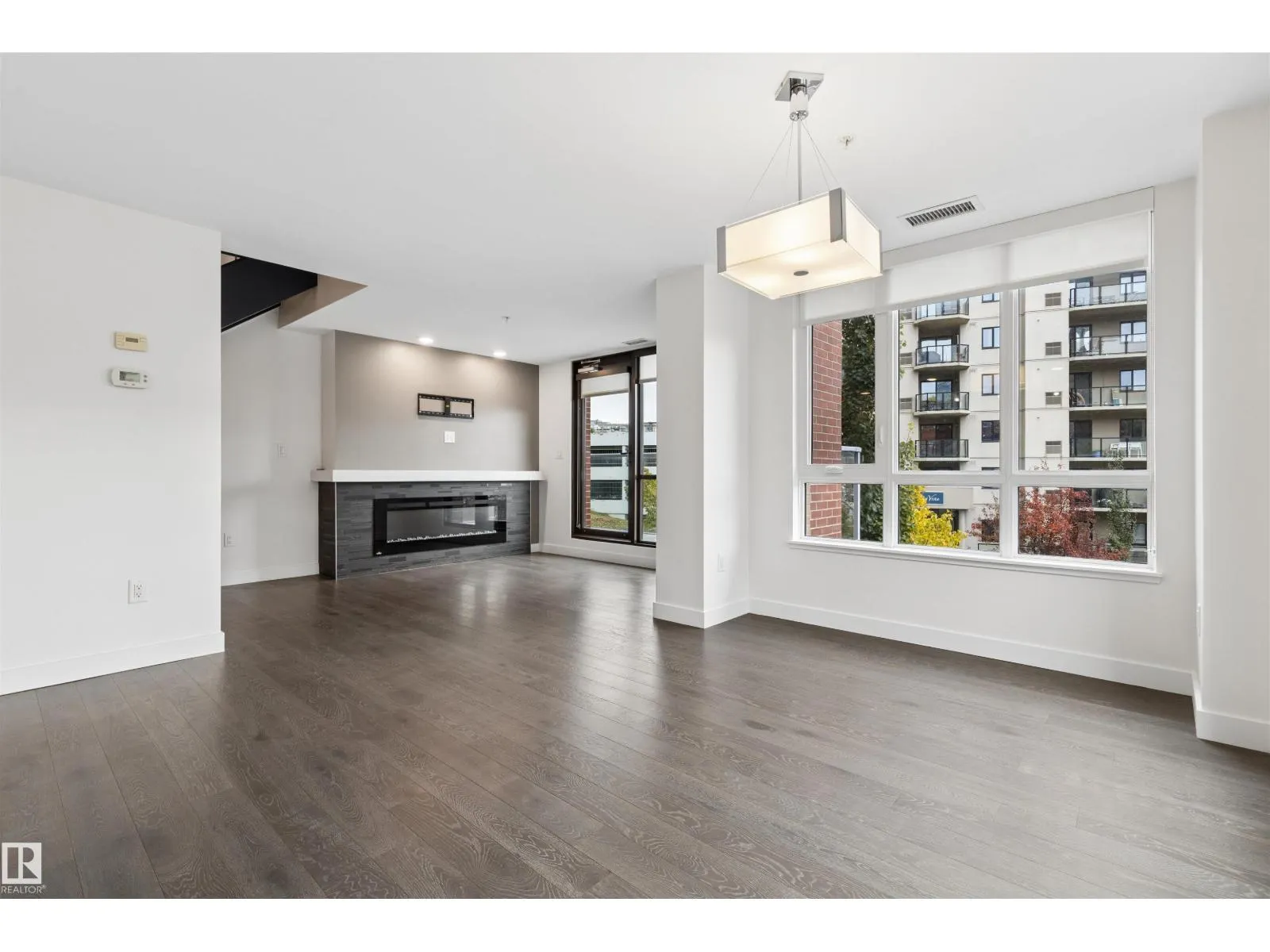 #203 9720 106 ST NW