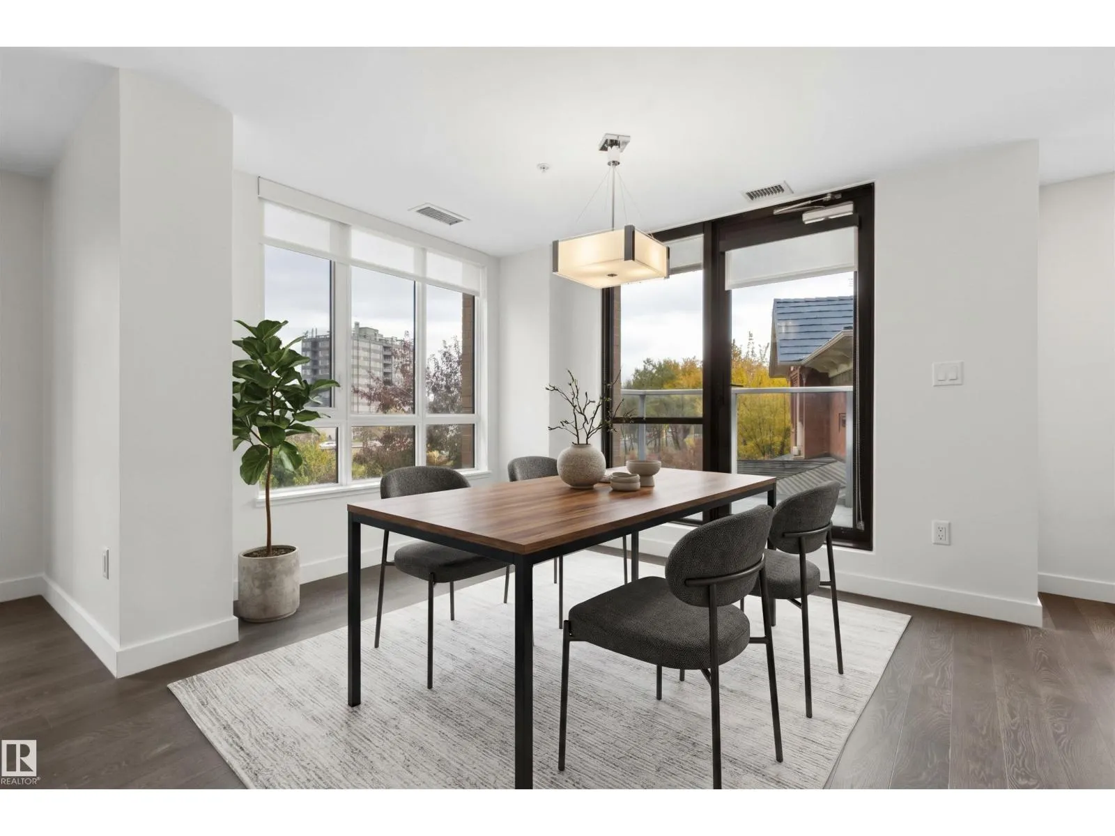 #203 9720 106 ST NW