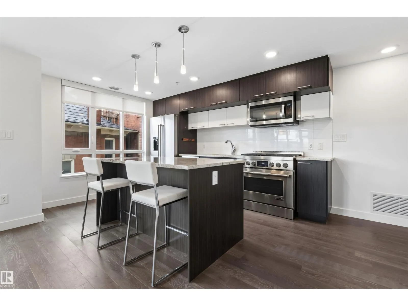 #203 9720 106 ST NW