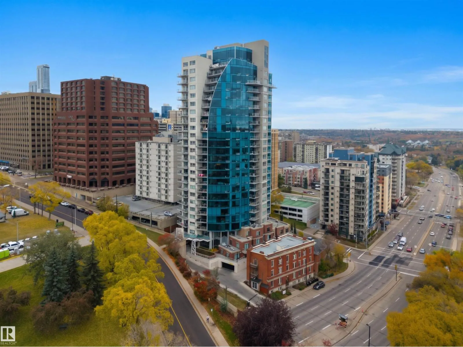 #203 9720 106 ST NW