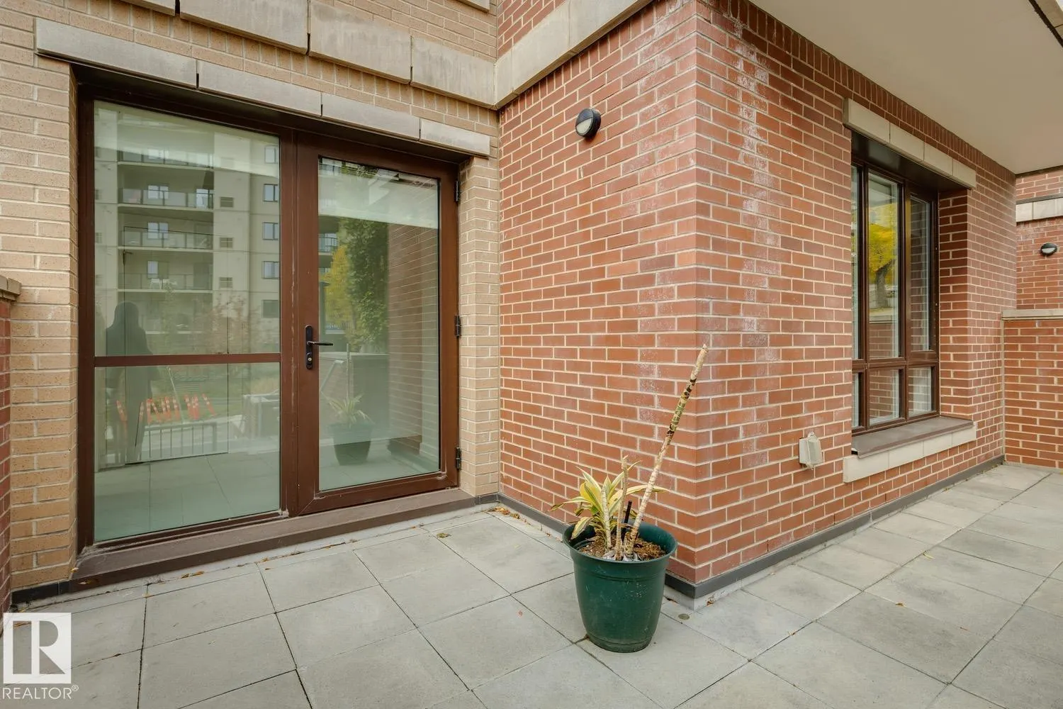 #203 9720 106 ST NW
