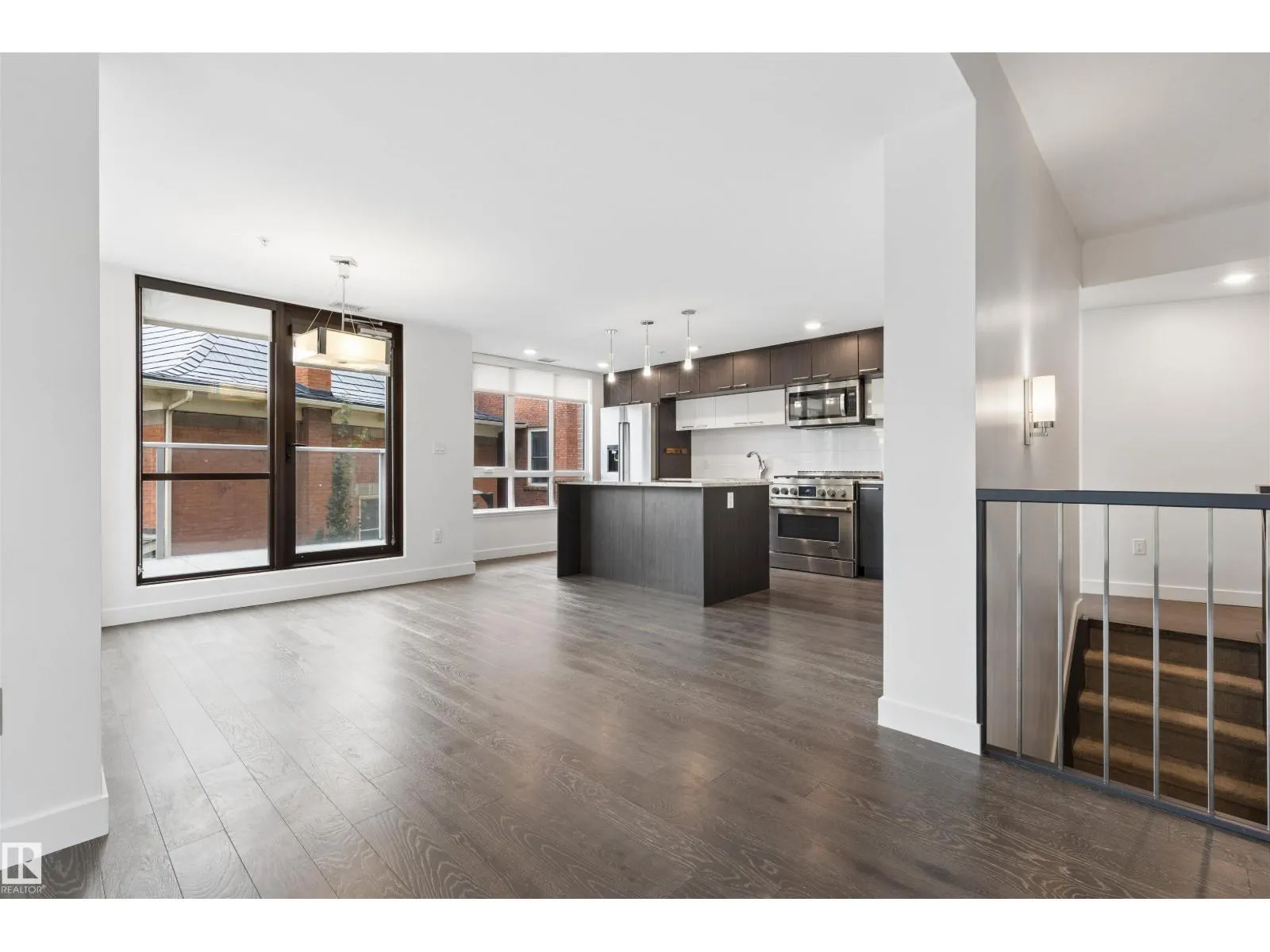 #203 9720 106 ST NW