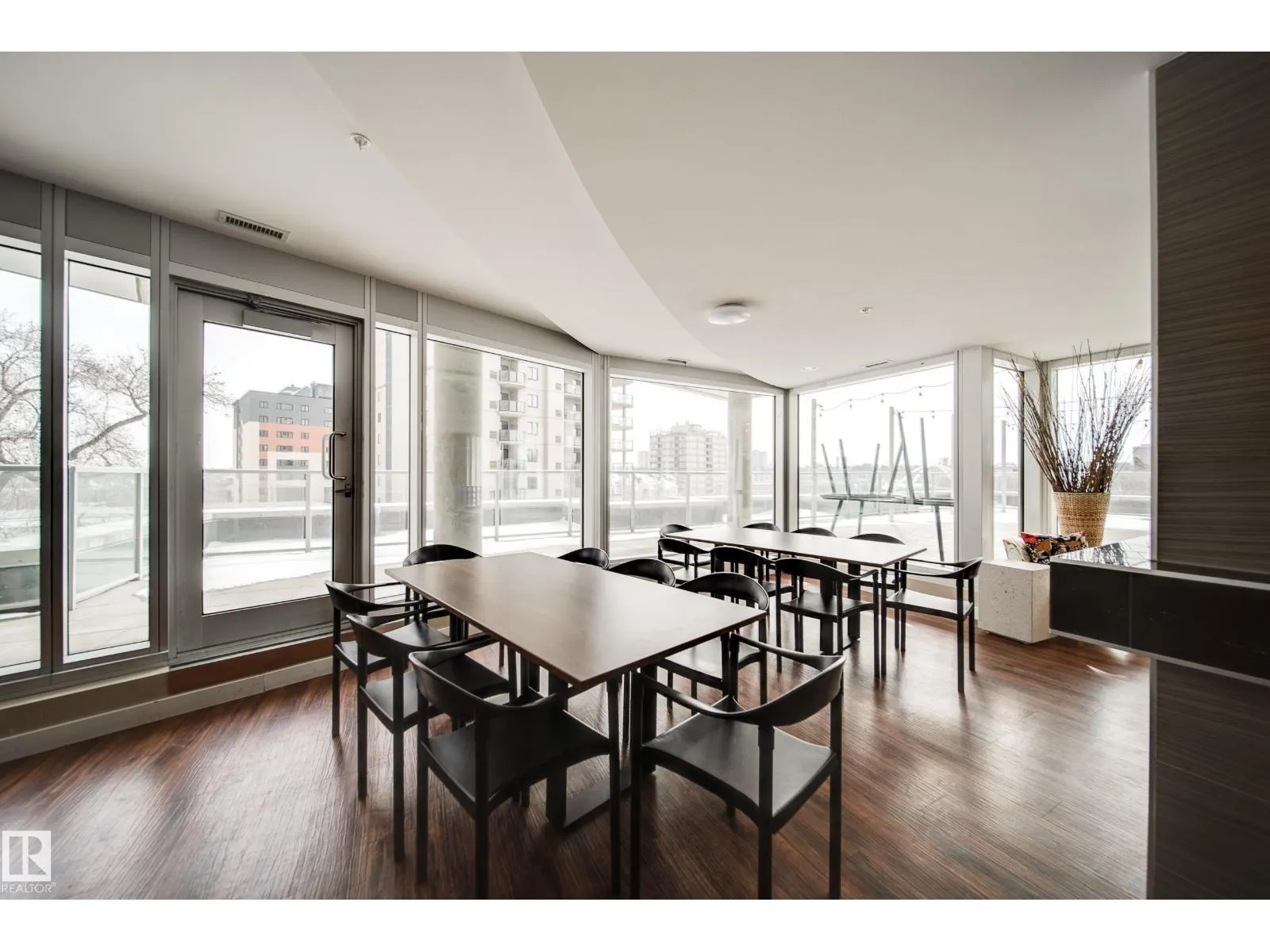 #203 9720 106 ST NW
