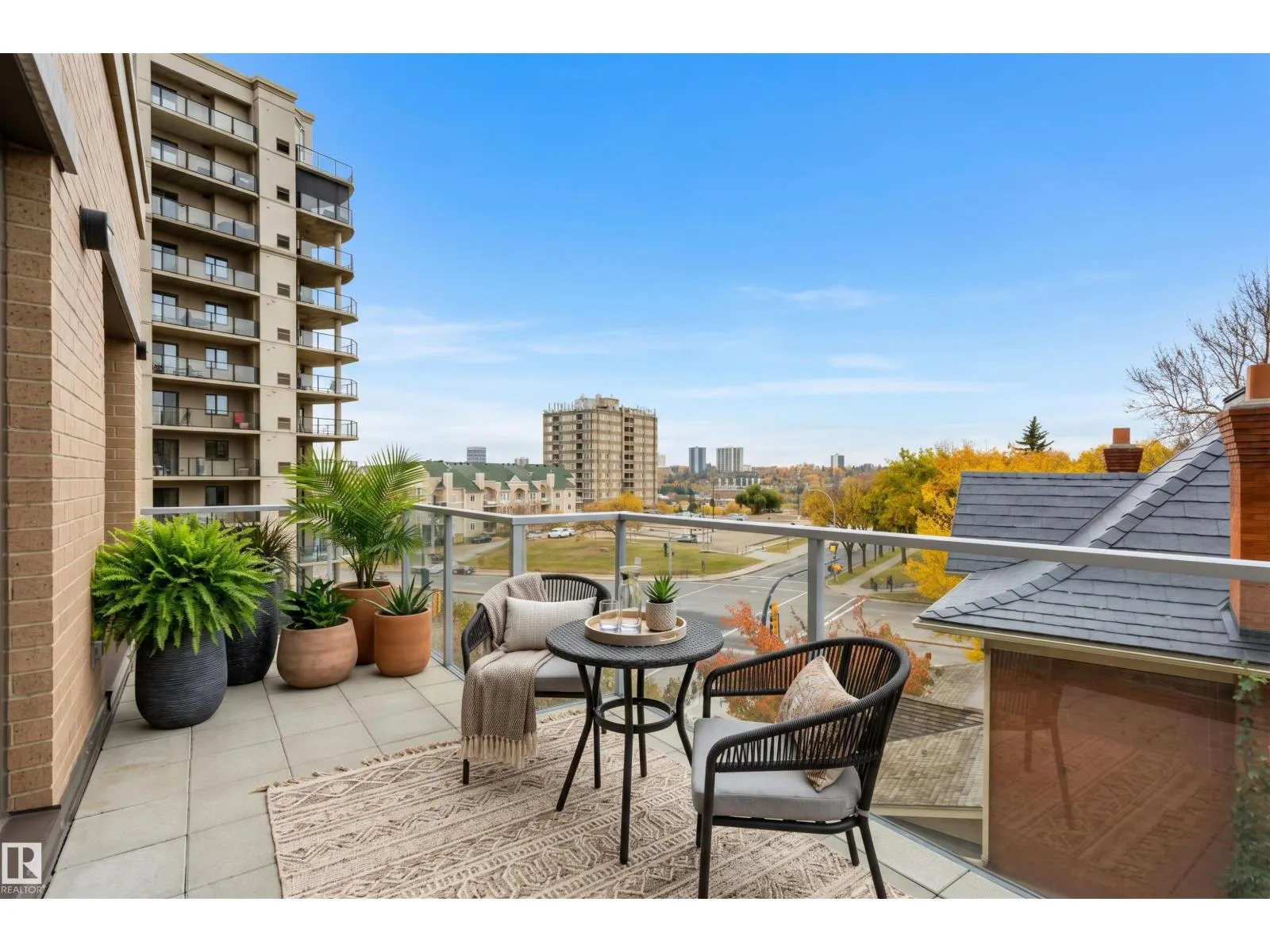#203 9720 106 ST NW