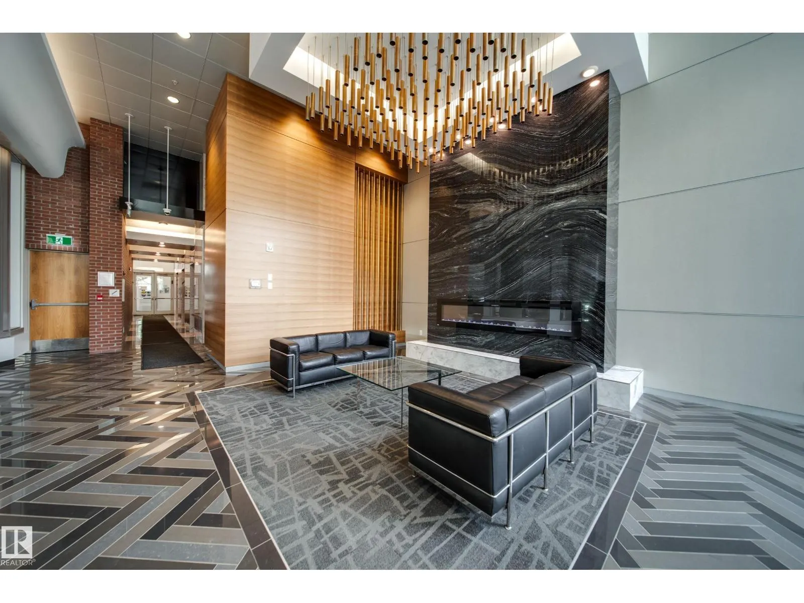 #203 9720 106 ST NW