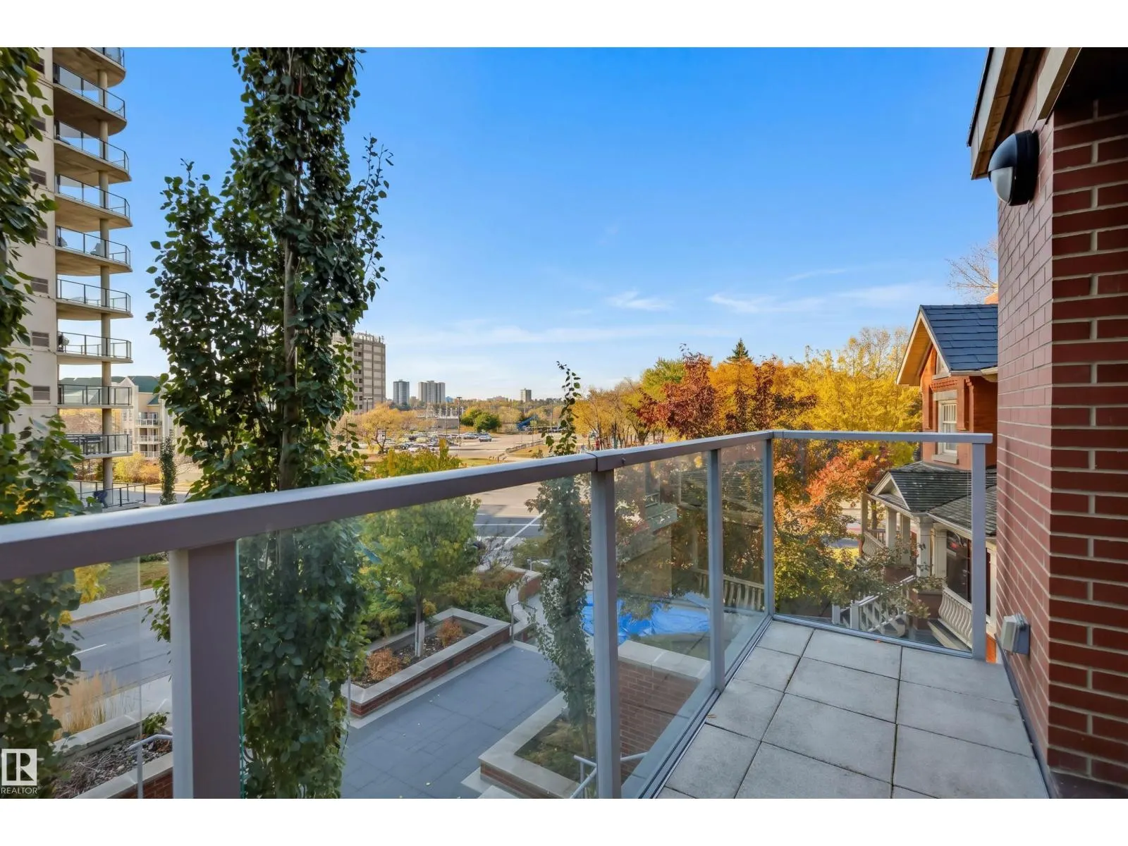 #203 9720 106 ST NW