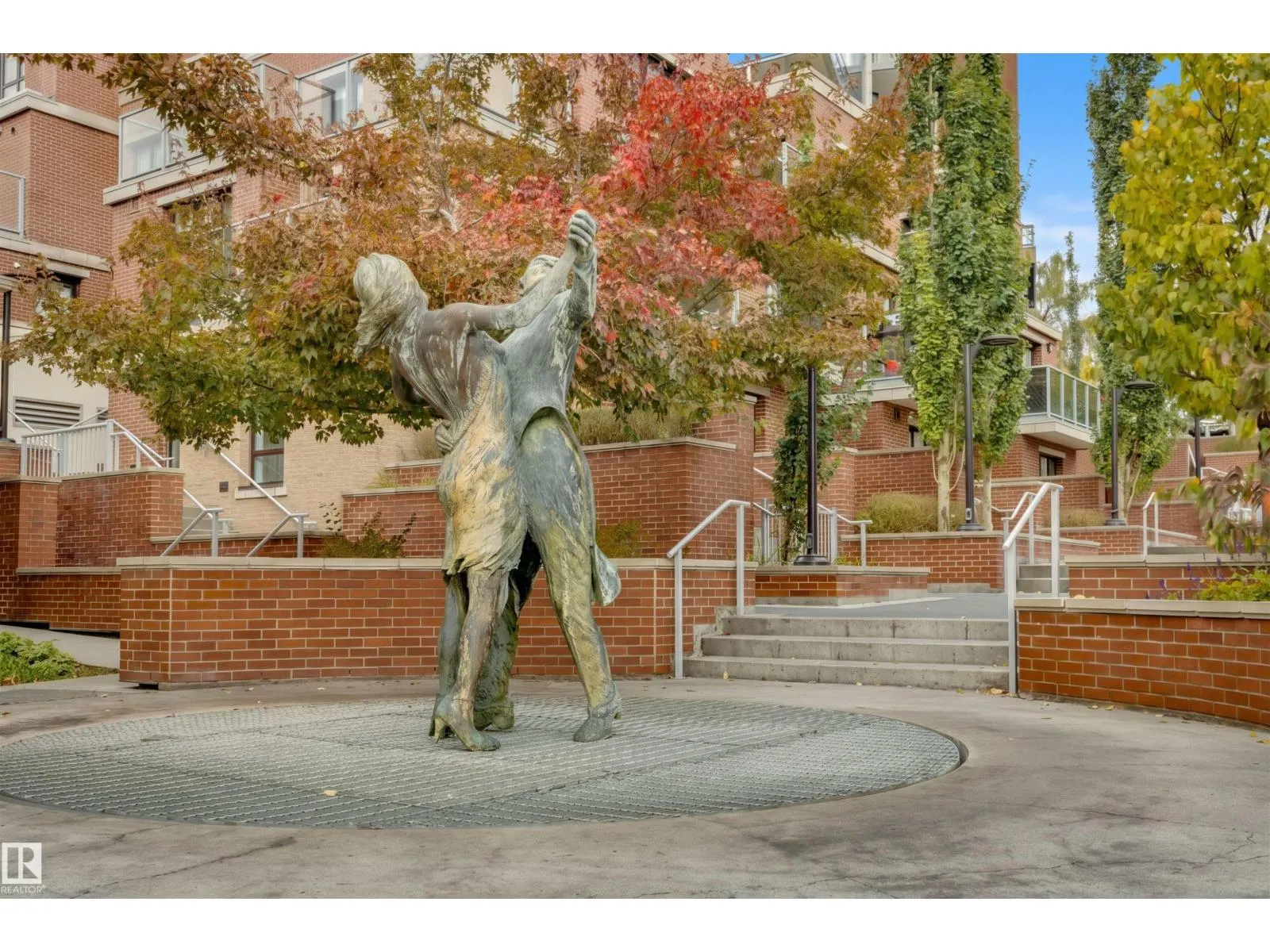 #203 9720 106 ST NW