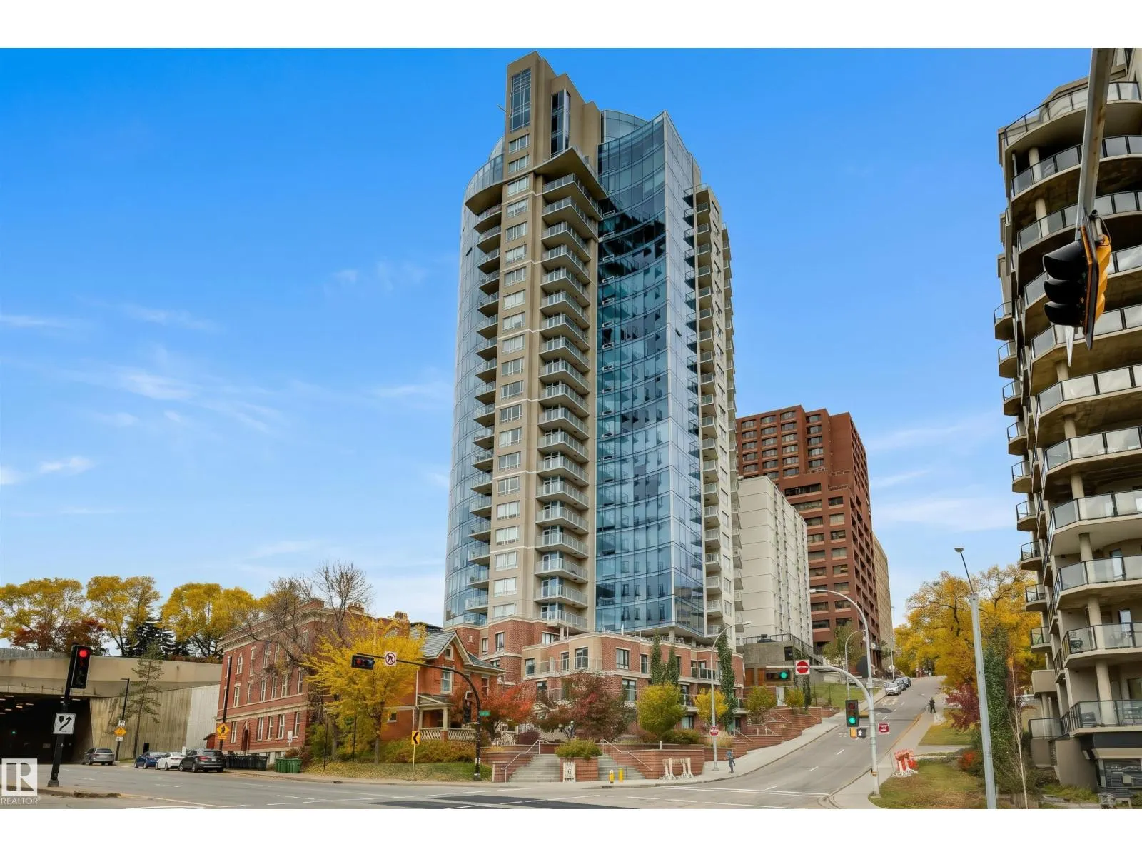 #203 9720 106 ST NW