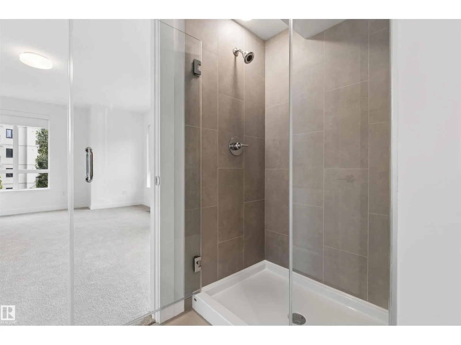 #203 9720 106 ST NW
