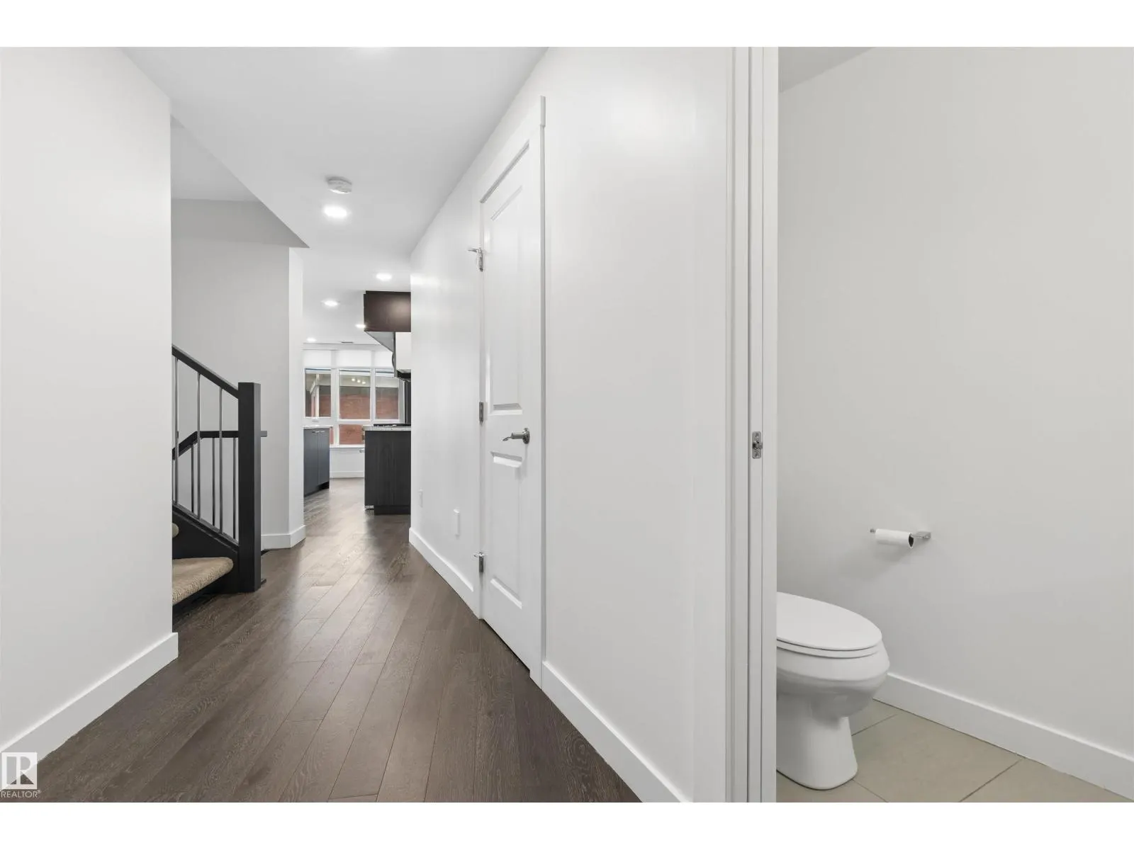 #203 9720 106 ST NW