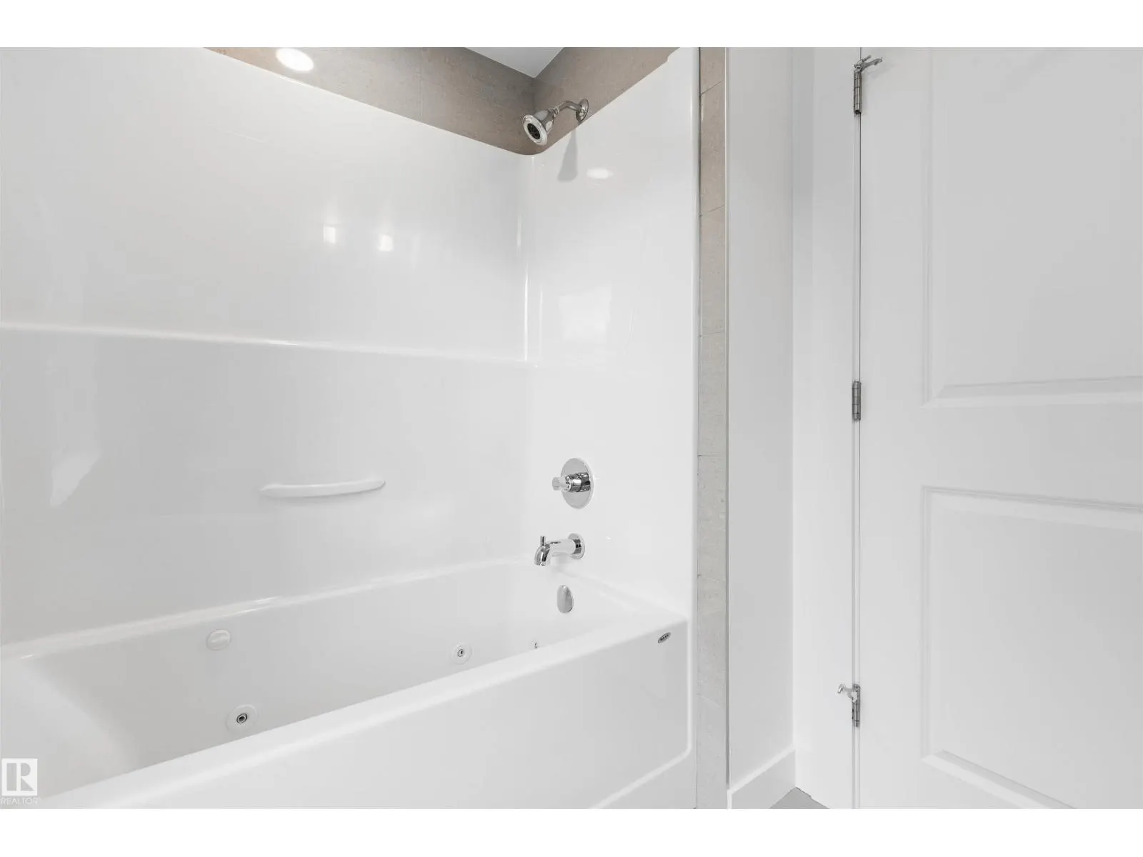 #203 9720 106 ST NW