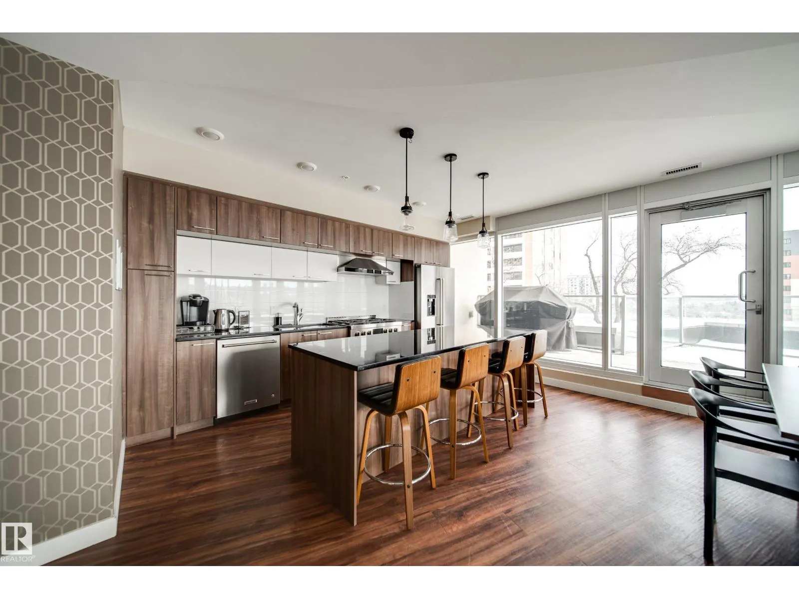 #203 9720 106 ST NW