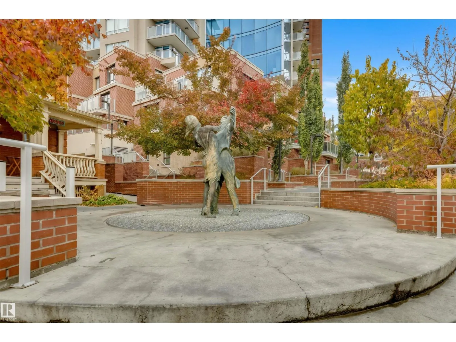 #203 9720 106 ST NW